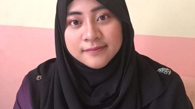 Tourist Guide Johor Radhiah 01